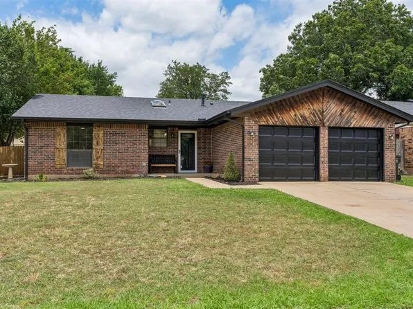 803 Hawthorne Ln, Edmond, OK 73003