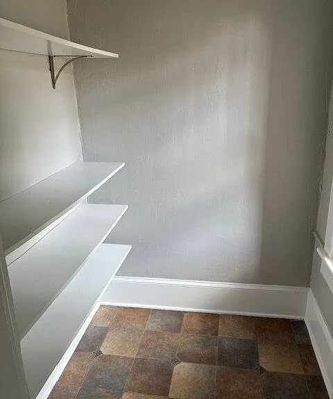 313 S Summit St — Photo 6