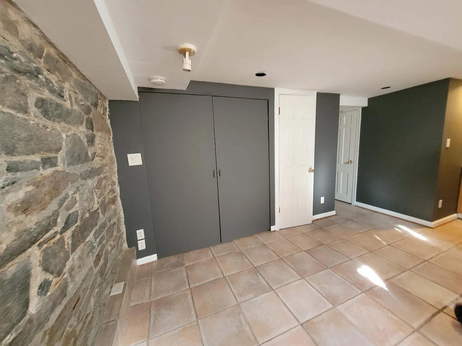 Studio, 300 sqft, $1,395 — Photo 4