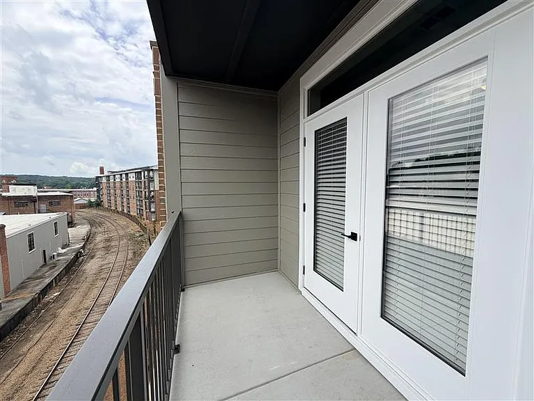 District on the Etowah Apartments — Photo 1284