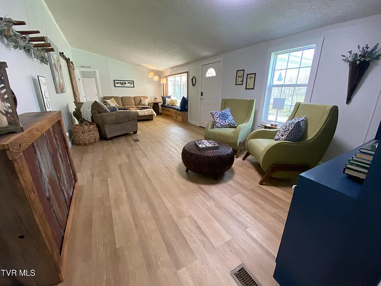 21570 Alvarado Rd — Photo 8