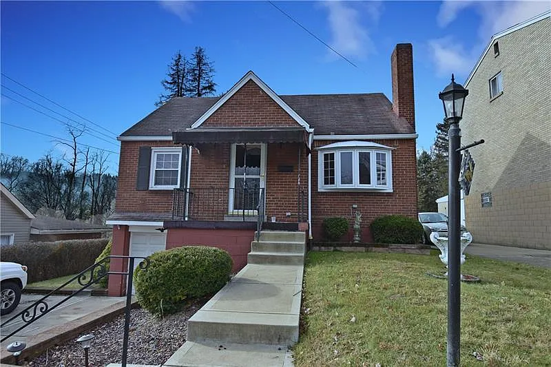121 Joseph St photo 1