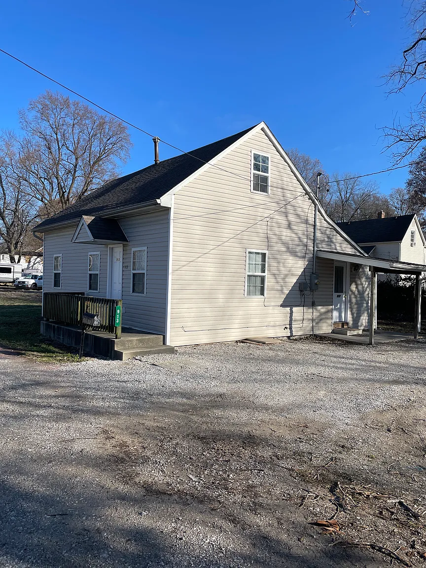 913 S Jackson St photo 1