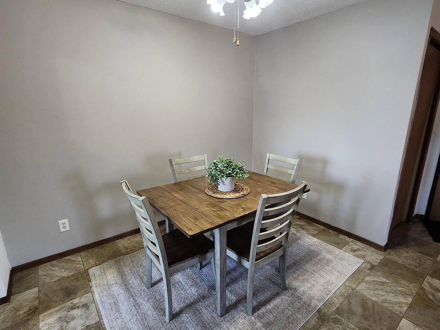 Anchor Point 2052-10 Balcony Unit — Photo 4