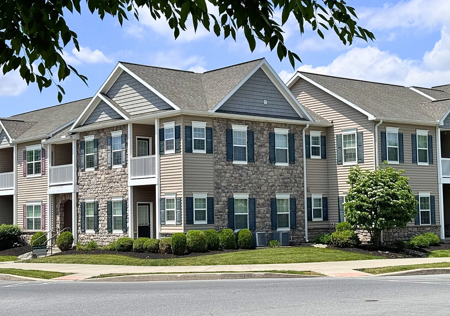 1 bed, 950 sqft, $1,595 — Photo 1