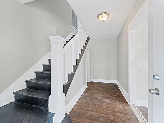 4th image of 3901 Central St