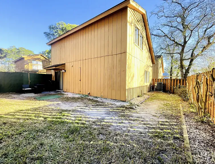 3 bed, 2800 sqft, $3,200 — Photo 4