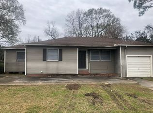 3709 Berry Ave, Groves, TX 77619