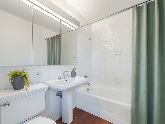 5th image of 525 E 72nd St APT 7I