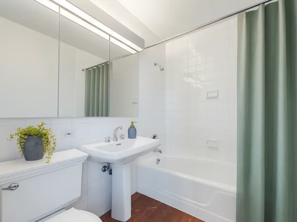 525 East 72nd Street image 9 of 21