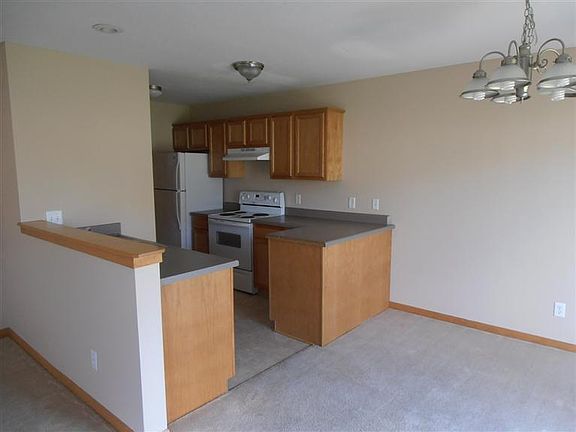 3rd image of 2610 Deerfield Blvd