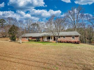 1812 Oak Spring St, Statham, GA 30666