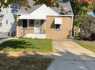 7535 Standard Ave, Center Line, MI 48015