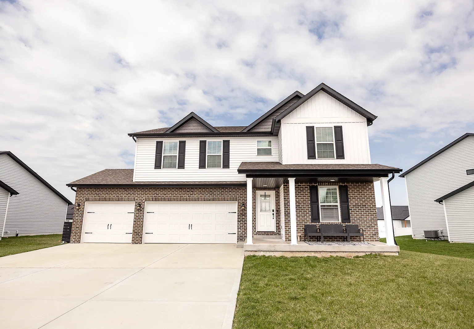 5 bed, 3.5 bath, 3348 sqft, $3,200 — Photo 1