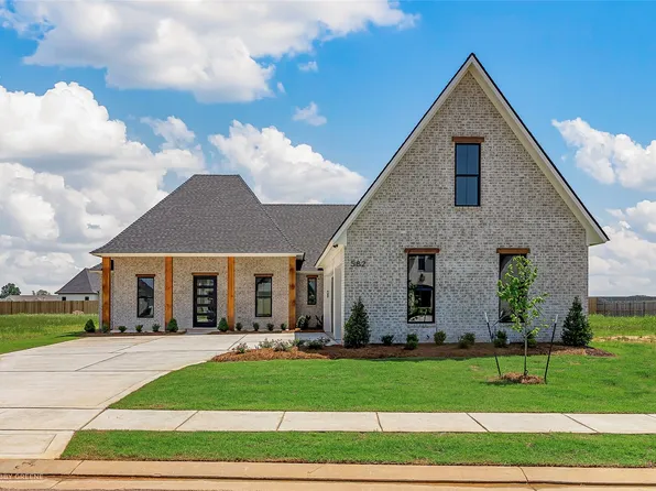 582 Corinth Cir, Bossier City, LA 71111
