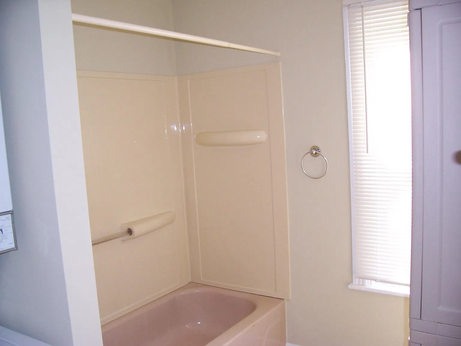 2 bed, 900 sqft, $1,600 — Photo 4