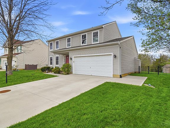 3rd image of 2333 Queensway Dr