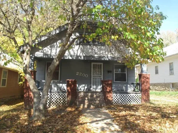 2200 E 68th Ter, Kansas City, MO 64132