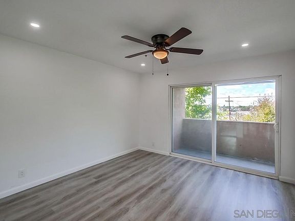 5th image of 4041 Oakcrest Dr Unit 306