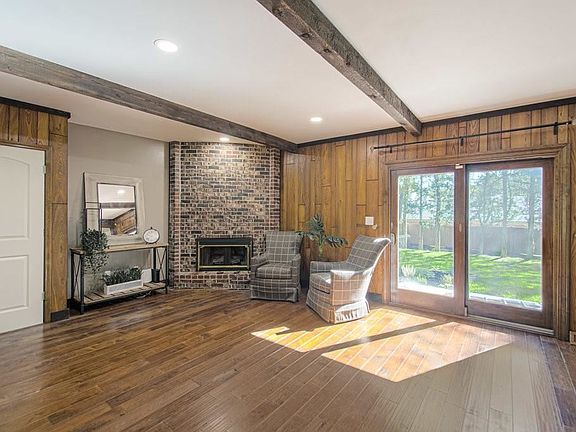 5th image of 12753 Overbrook Rd