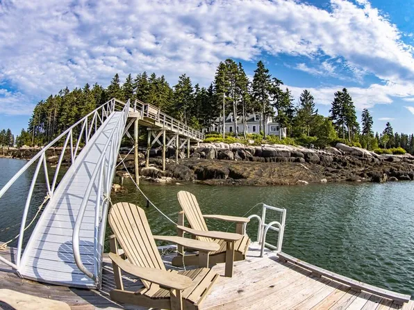 60 Bettys Lane, Stonington, ME 04681