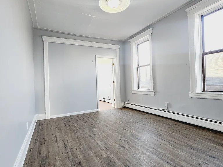 11 Grant Ave #3L — Photo 5