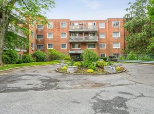 372 Central Park Ave APT 3N, Scarsdale, NY 10583
