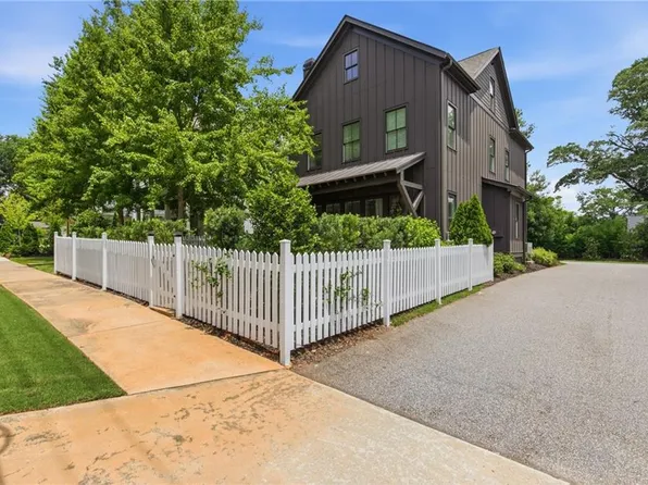 2769 Matthews St SE, Smyrna, GA 30080