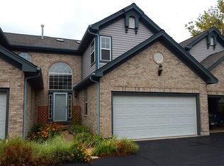 736 Kresswood Dr, McHenry, IL