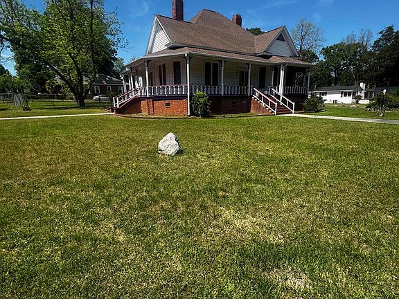 4th image of 158 Saluda St