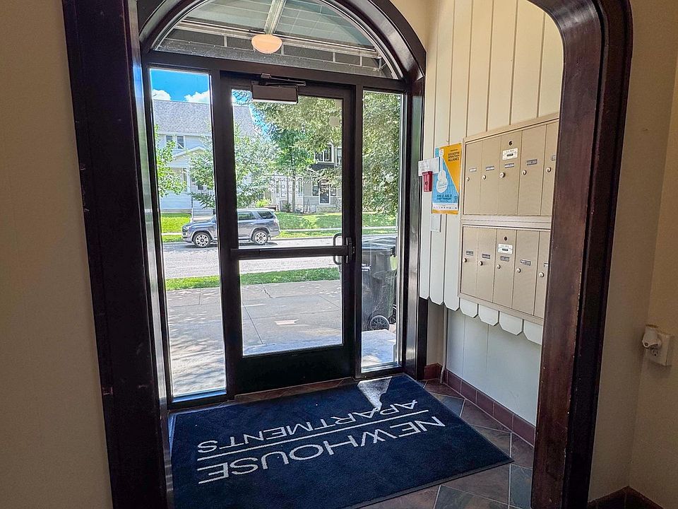 2nd image of 855 1st St SW APT 6