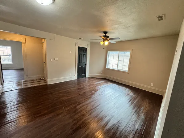 1219 4th St, Perry, IA 50220