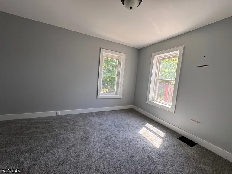 31 Diller Ave — Photo 13