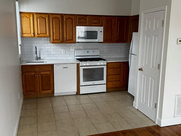 65 Summit Ave #304 — Photo 6