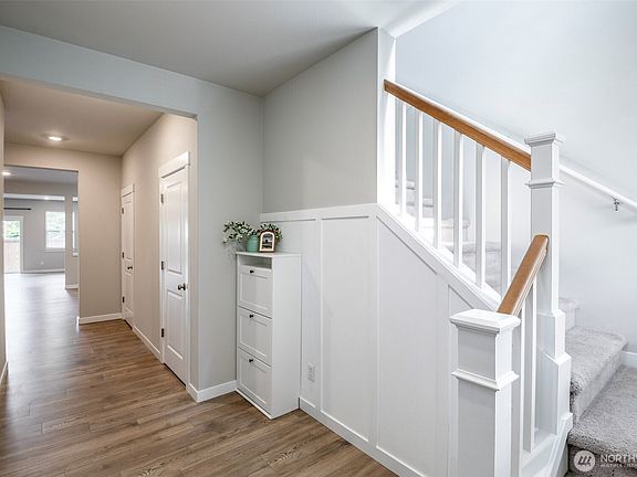 3rd image of 18611 111th Avenue E