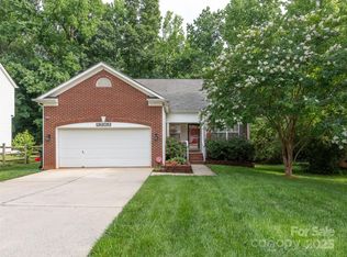 9348 Golden Pond Dr, Charlotte, NC 28269