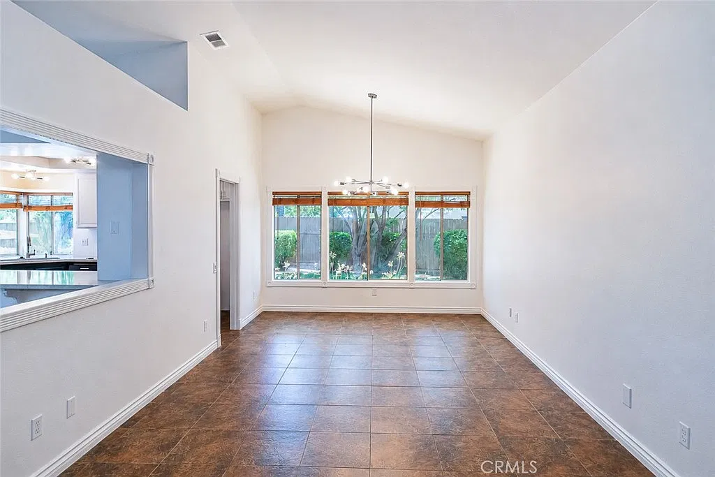 3 bed, 1444 sqft, $3,200 — Photo 3