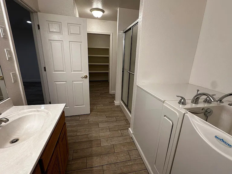 327 E Mescalero Rd — Photo 12