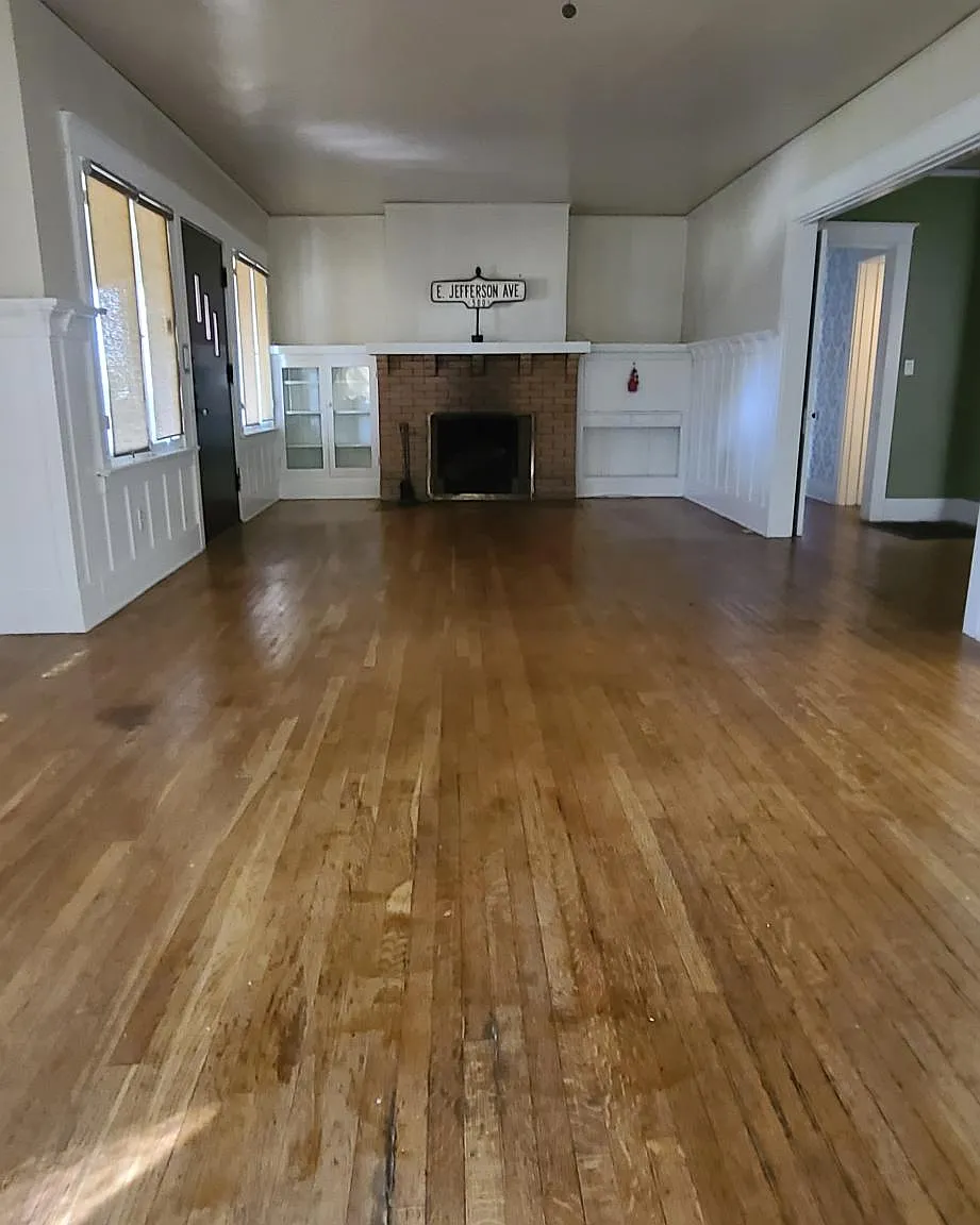 135 E Jefferson Ave — Photo 4