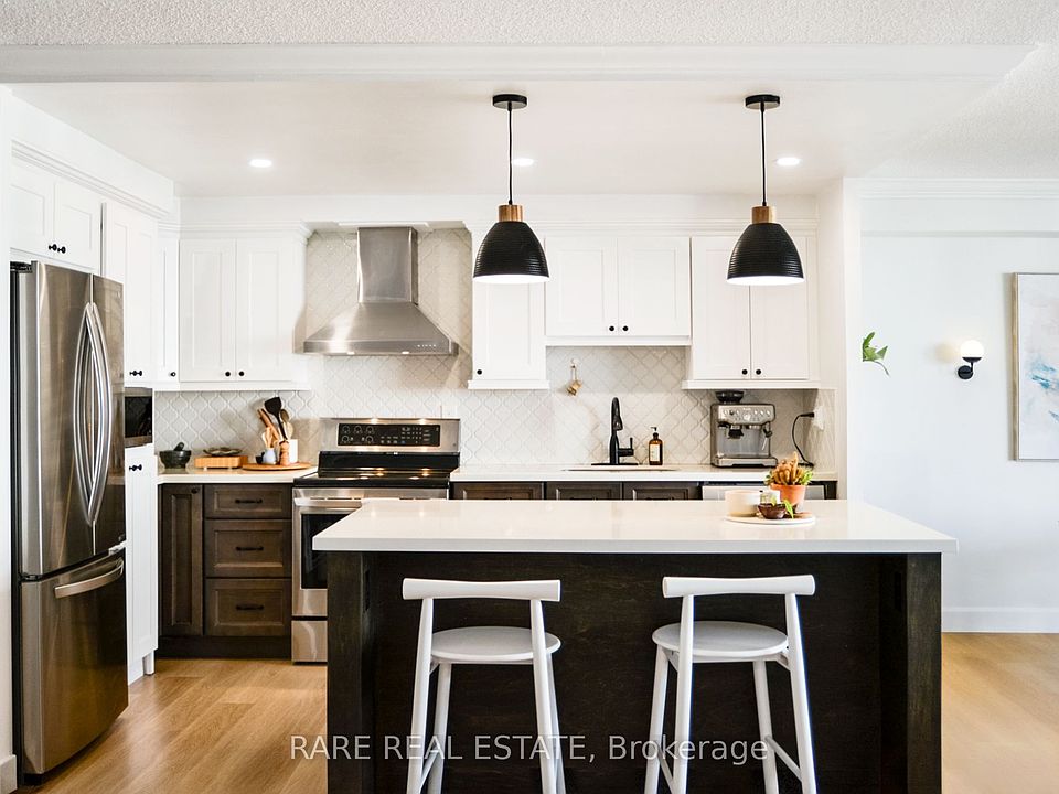 4th image of 135 Marlee Ave #1004