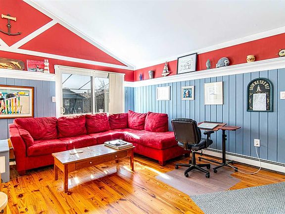 4th image of 342 Asbury Ave #2