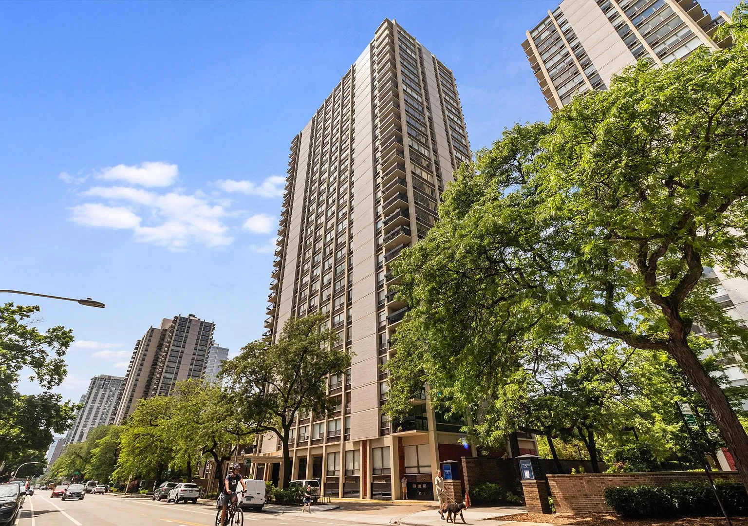 1 bed, 850 sqft, $2,500 — Photo 2