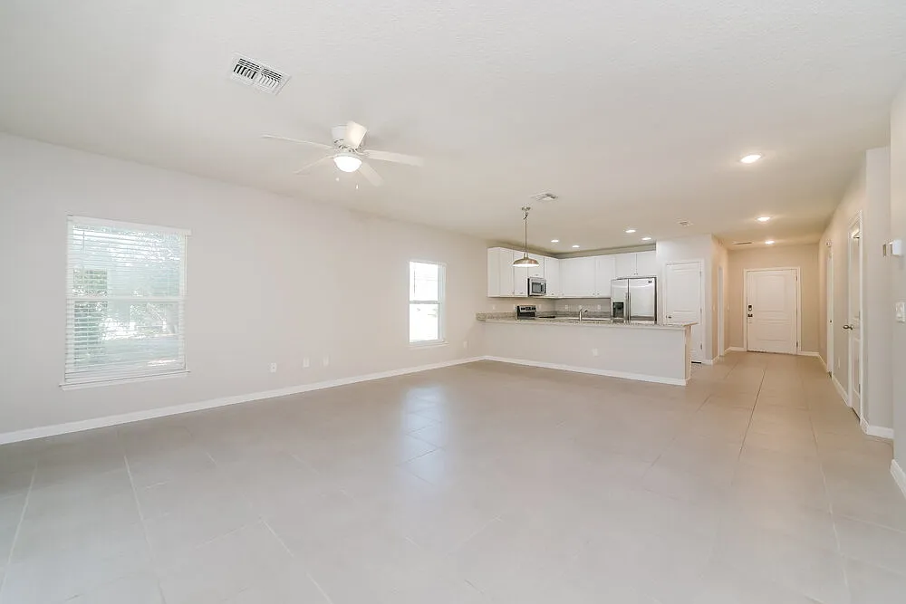 4 bed, 2.0 bath, 1661 sqft, $1,760 — Photo 4
