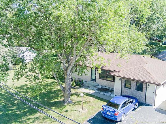2nd image of 706 W 16th St