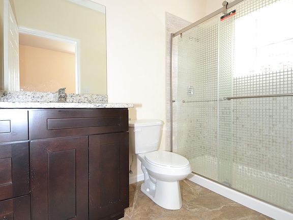 5th image of 337 W 23rd Pl Unit 1
