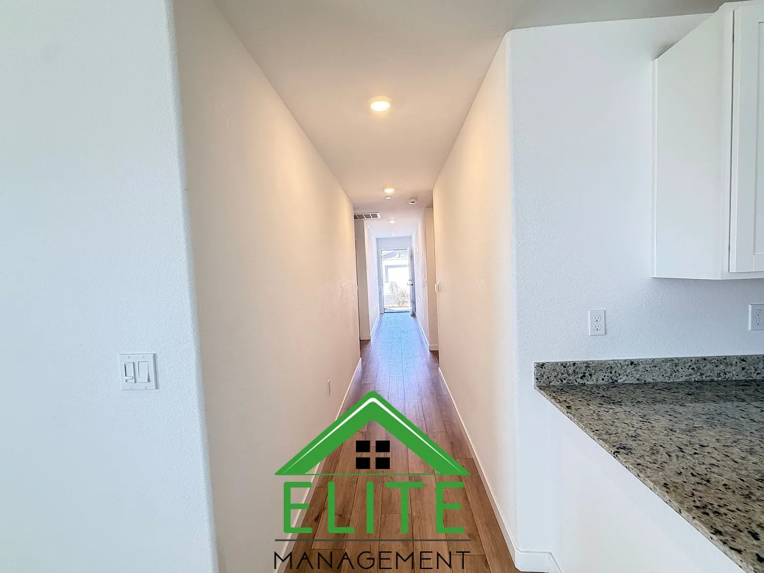 4 bed, 1691 sqft, $2,995 — Photo 3
