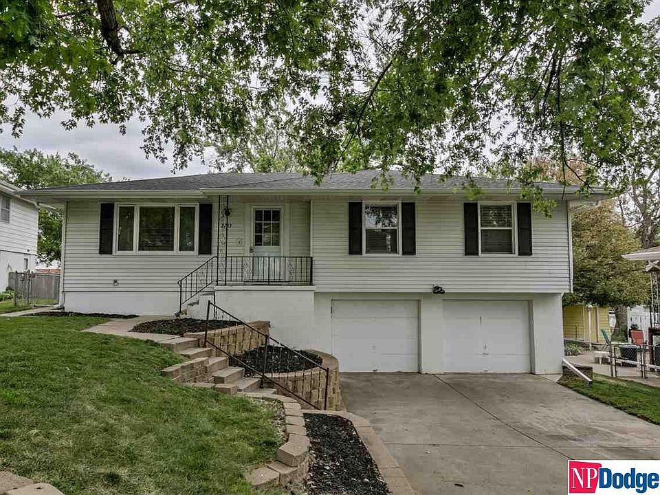 1st image of 2723 S 116th Avenue Cir