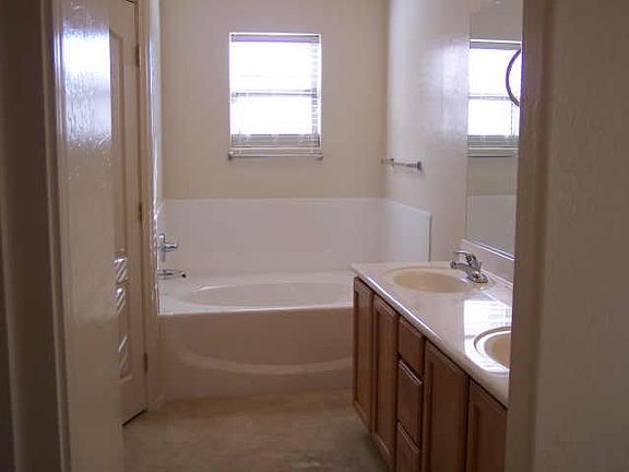 5th image of 1015 S VAL VISTA Drive #47