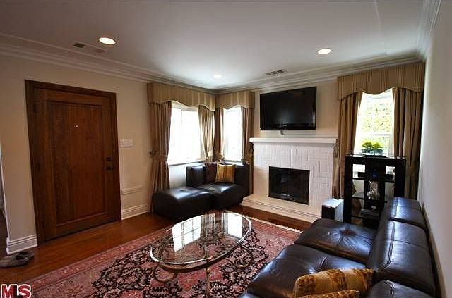 1st image of 2543 S Bentley Ave