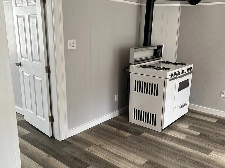 103 3rd St #2-R — Photo 3